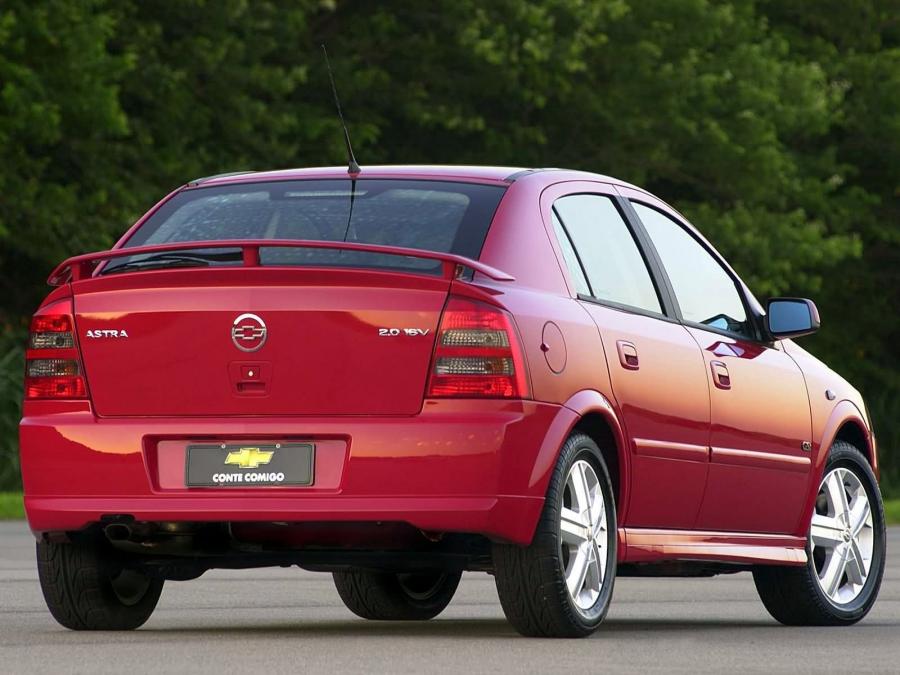  Chevrolet Astra GSi 16V 5-Door 2003 года  (фото 8 из 9)